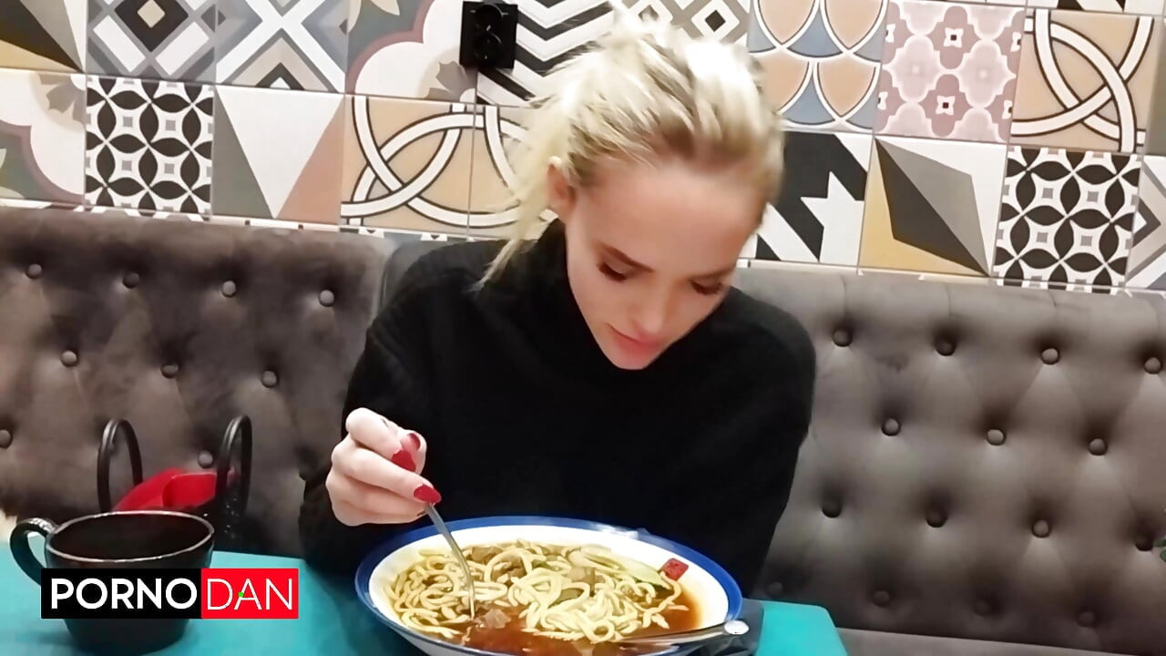 Athenas Weihnachtswunsch wird wahr, als stiefvater porno Dan sie füllt!