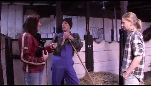 Büyük götlü sarışın Alman orta yaşlı seksi ev hanımı anal sikiliyor