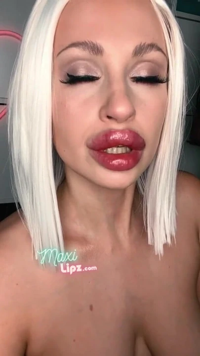 Thrilling moment from "MAXI LIPZ -maxitease- Why I'm banned on tiktok!"