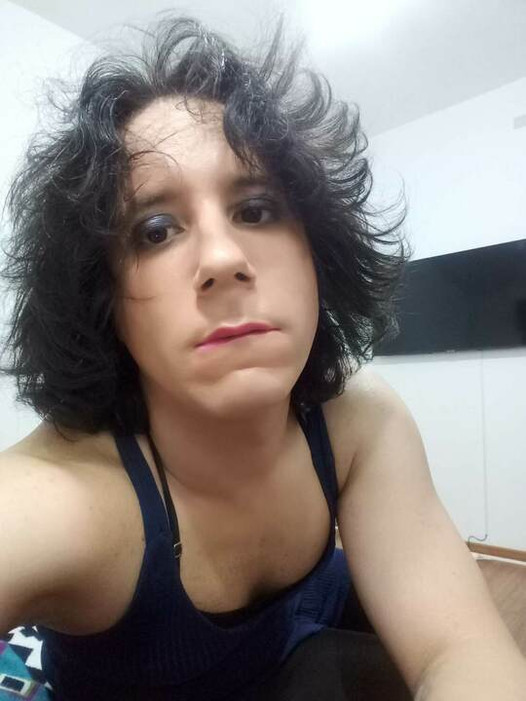 La nuova femminuccia travestita Lara White si masturba nuda, mutandine, femboy, trappola, transessuale, travestito, trans, trans