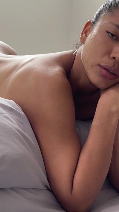 Look how I enjoy while they manipulate my pussy  -amateur couple- nysdel | Clip 2