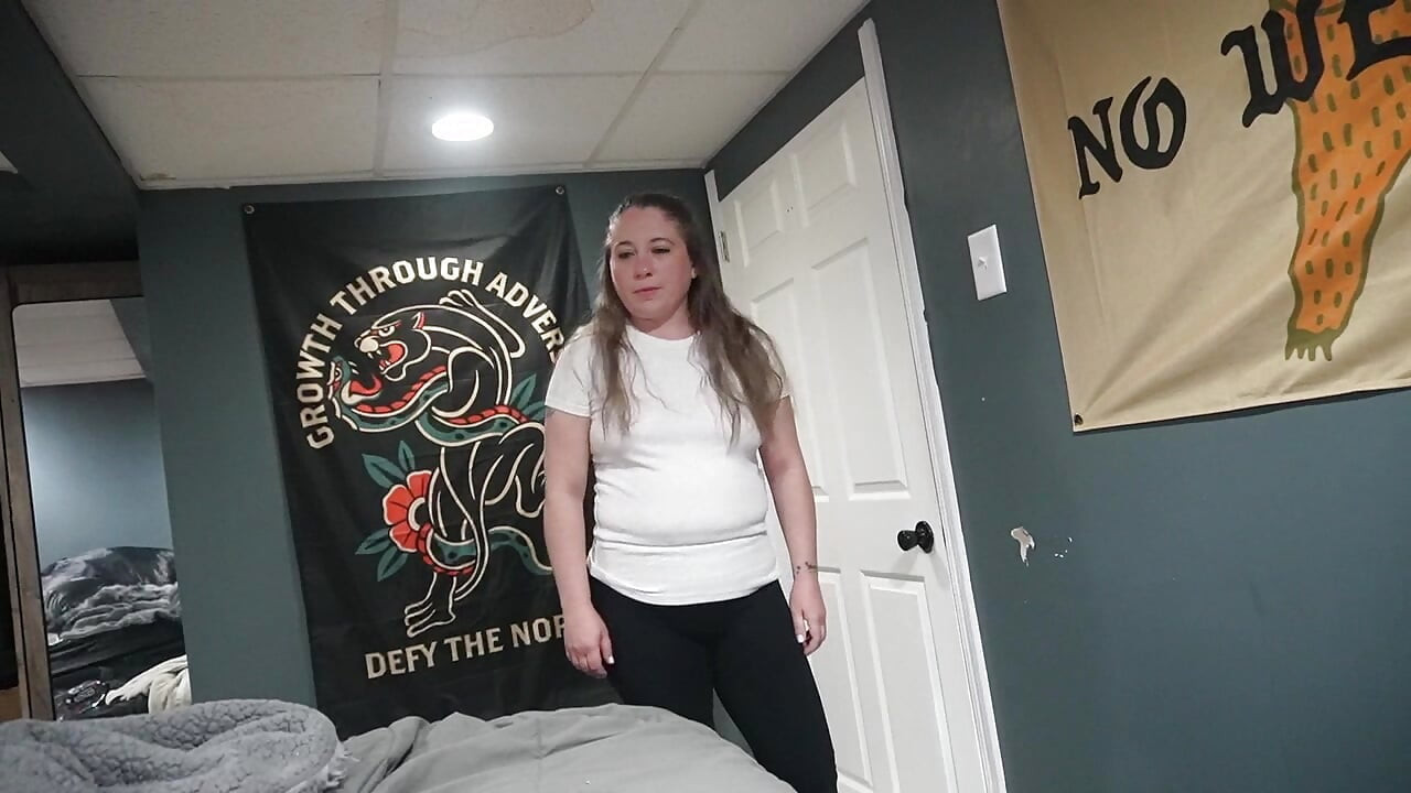 Værelseskammerater, der snyder GF, får en creampie
