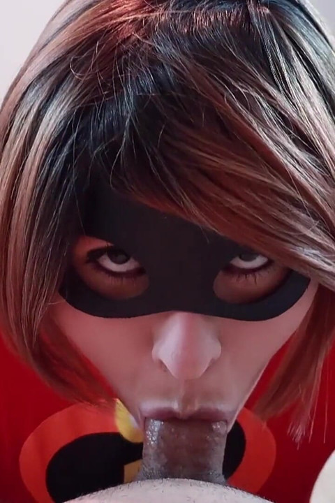 Elastigirl Persuades a Witness
