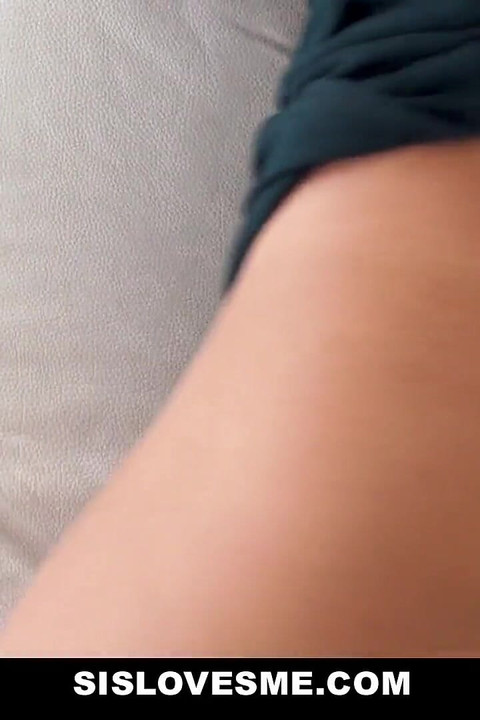 Stretching My Step sister Vienna Black’s Pussy - Sislovesme Full Movie