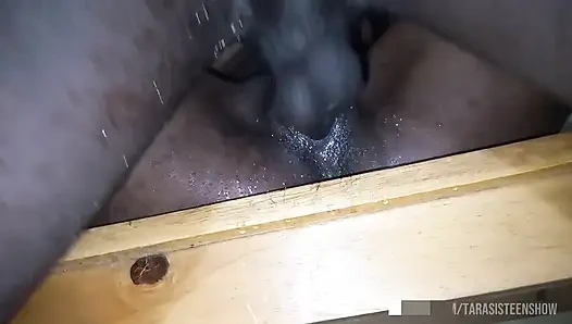 Моя африканская девушка после долгого дня учебы