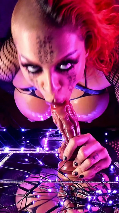 Ritual of Seed av Ms. Red X | Klipp 1