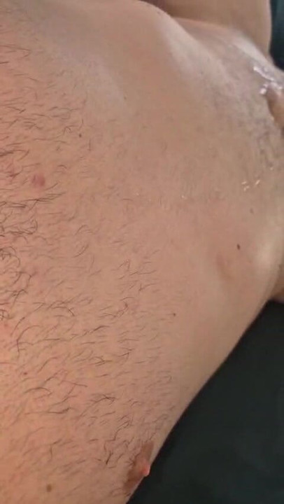 หลังจาก 2 ชั่วโมงของความเจ็บปวดในที่สุดเขาก็ได้รับอนุญาตให้น้ําแตกด้วยสายสวน