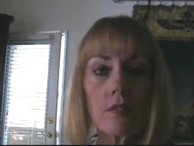 Melanie sexy perversă: labă cu matură sexy și curvă pasionată de spermă