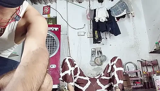 Büyük götlü büyük memeli üvey kız kardeş domalarak sikişiyor kovboy kız Hintçe ses kaydı