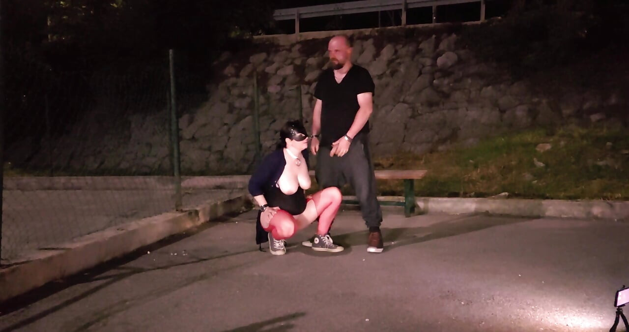 Kinky Mature Loves Play in Stockings with Strangers in Public