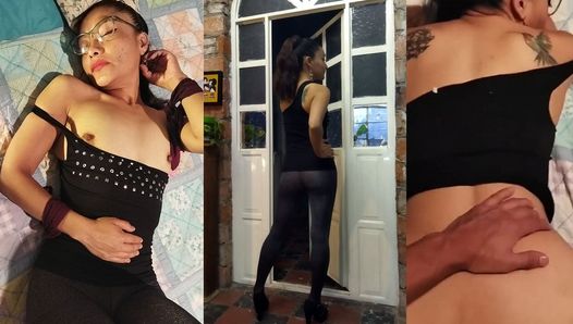 Sexy latina posiert für fotos - am ende ficken wir