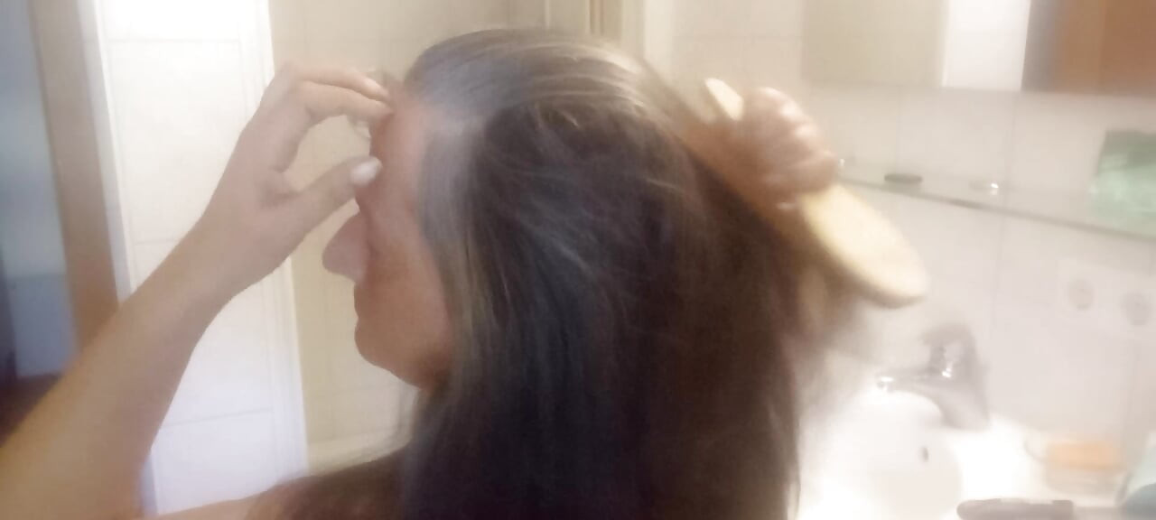 MAMĂ SEXY MATURĂ Părul meu, privirea mea, imaginația ta