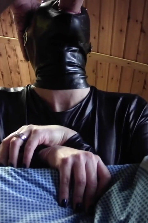 Laura on Heels amateur 2021 blowjob, deepthroat and huge cumshot