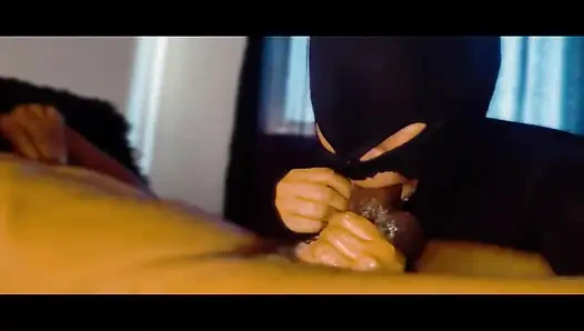 Hals-königin mit kleinem zwerg