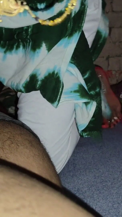 Indiase dorpsvrouw xshika die lul zo goed zuigt hd video xxx video Hindi audio | Clip 1