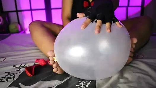 Squish und finger ficken underinflated ballons - Bunny Looner