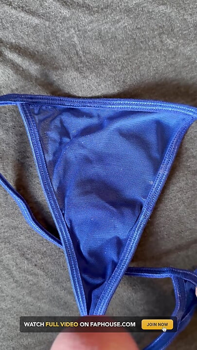 Éjaculation sur la culotte de ma femme 22