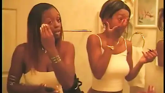 Two African Lesbians Eat Cunts in Swimming Pool Then Go Back Inside