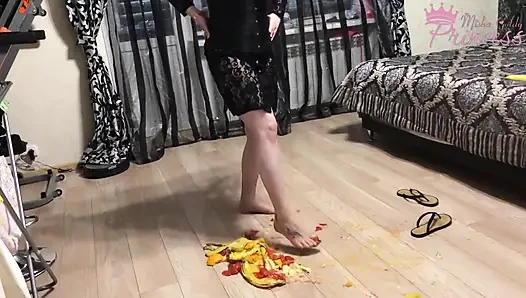 I hate dicks and love to stomp them