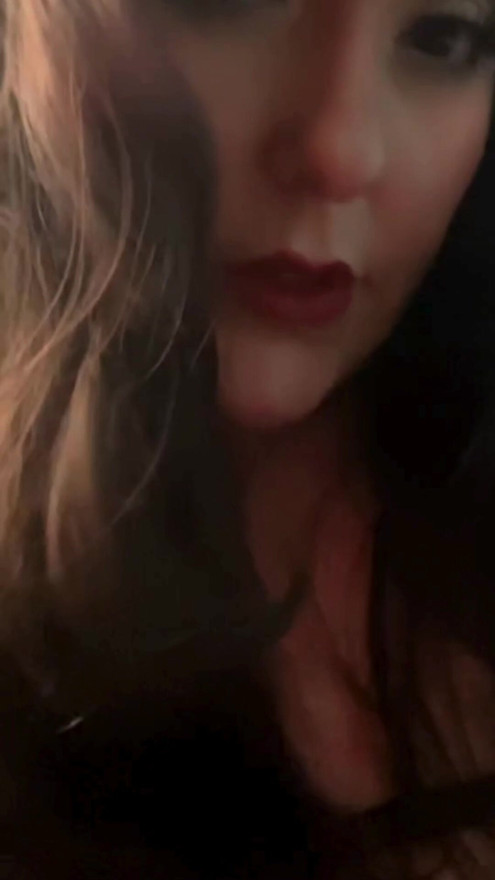 Sexy mature woman is horny AF & tells you exactly what she wants