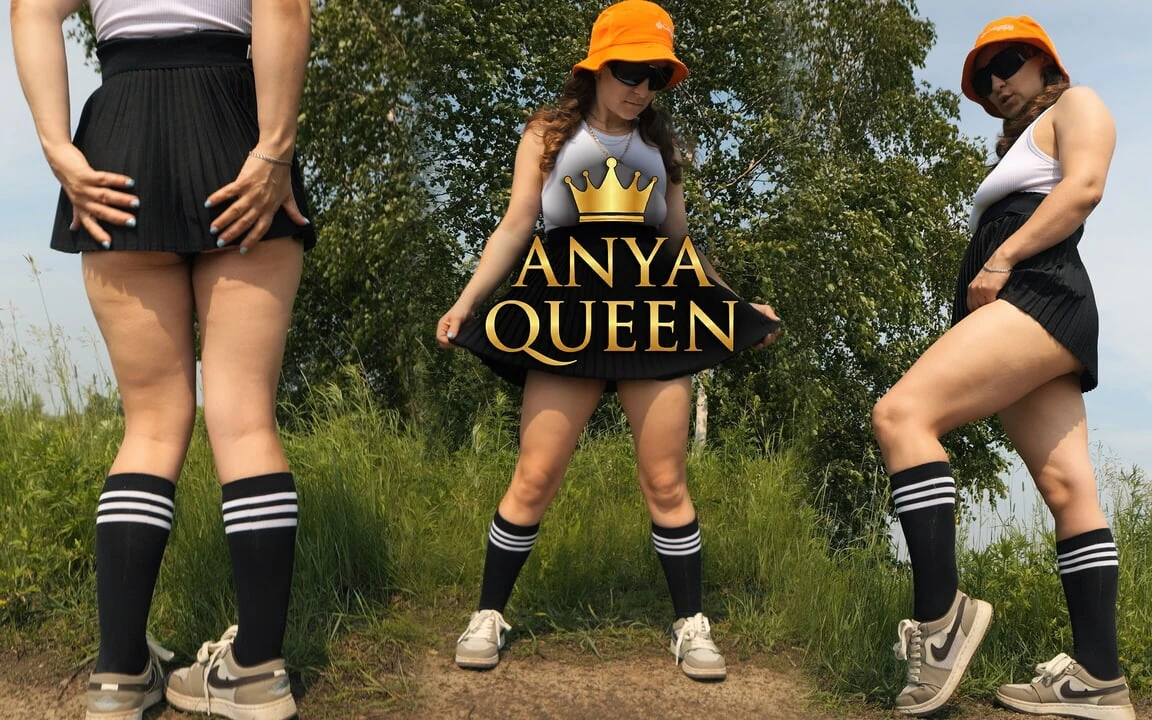 146 Athletic Legs Fetish with Knee High Socks and Skirt Lift