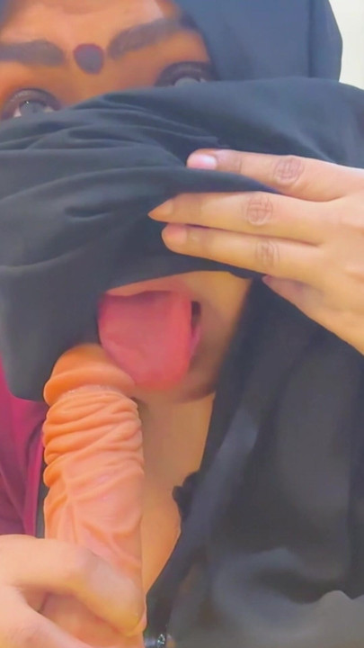 空き家でのアラブのフェラチオ