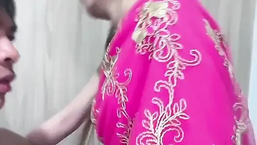 Cherry im thai-kleid