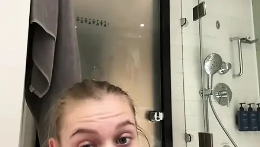 Squirting while anal fucking with big dildo jucielussie
