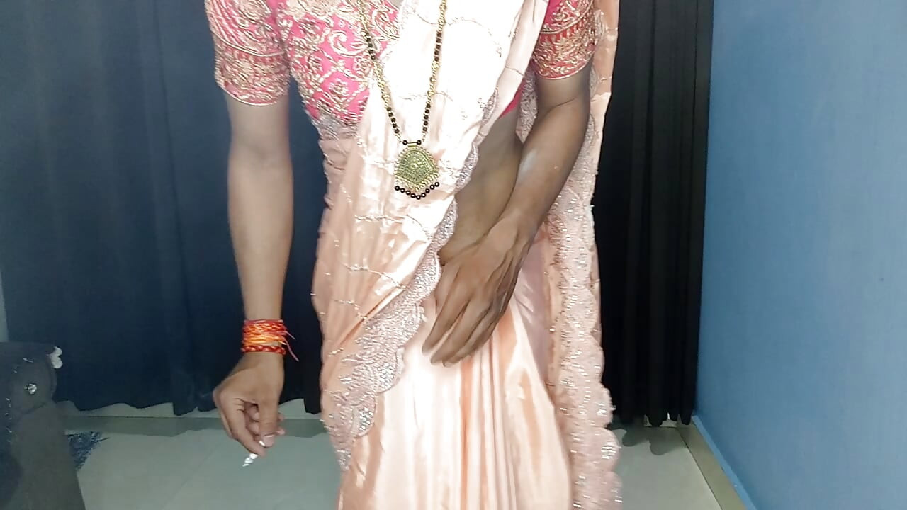 Indian hot stepmoms wearing saree last night looking so hot