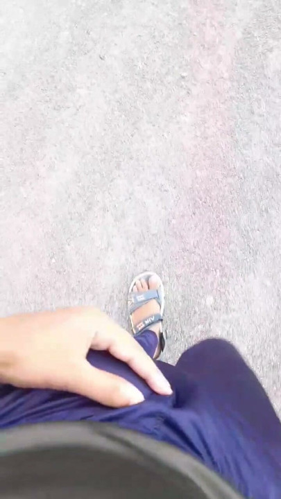 lower me lund khada | Clip 1
