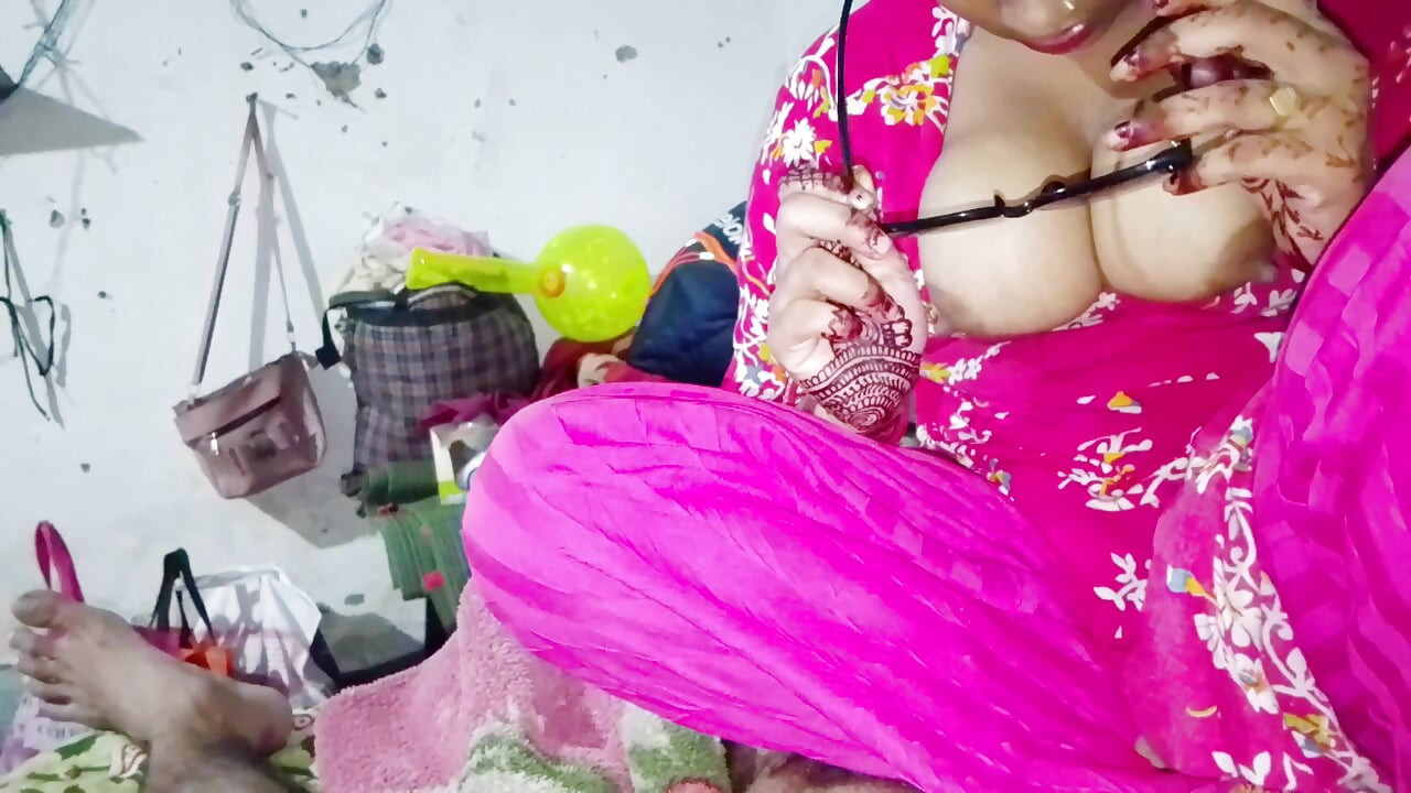 Yeni evli baldızın penisi elinden su aldı, desi seksi video, seksi video, seks videosu.
