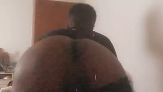 Siyah çocuk onun kabarcık popo twerkin