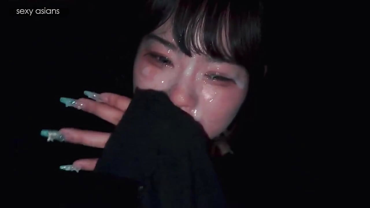 Sedam svršavanja, jedna divlja noć. Snimak lica, gutanje i osmeh koji je trajao do kraja.