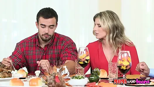 Anneler gençleri sikiyor - Sydney Cole üvey babası ve üvey annesinden sohbet ediyor