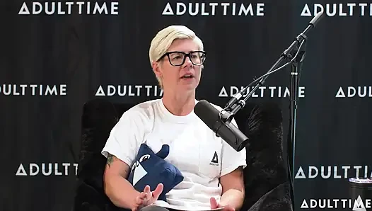 Cami Strella überlebt einen Kult, Tiktok-Ruhm & Nicht-Monogamie | der Erwachsenenzeit-Podcast