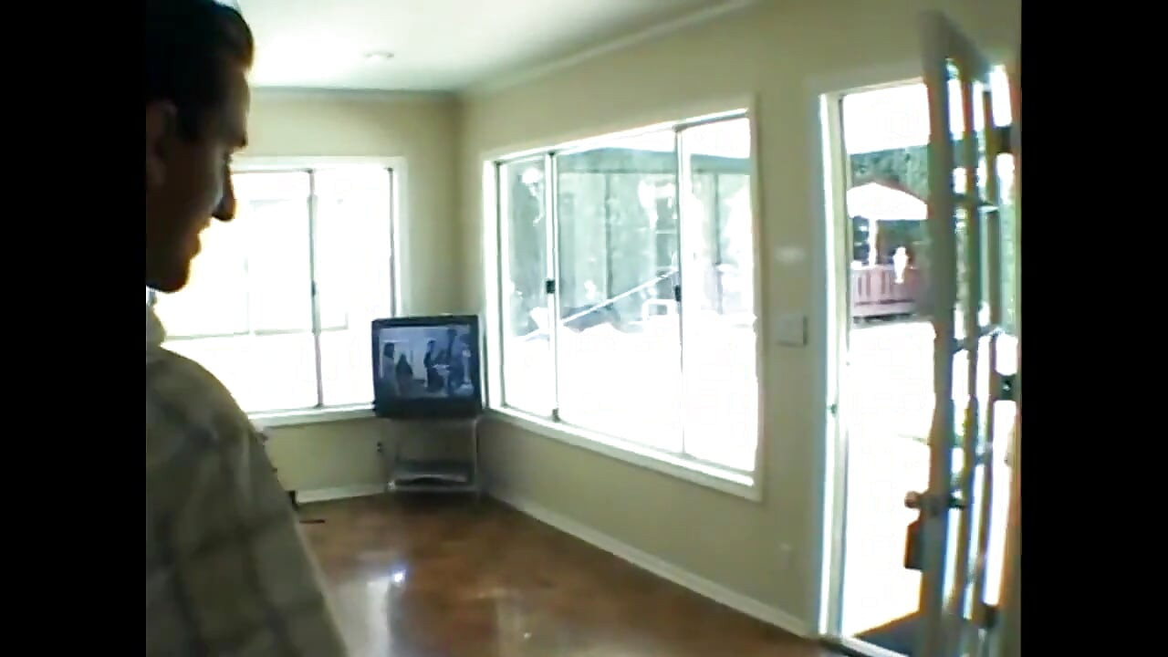 Si blonde muda dikongkek gaya doggy dan pancutan mani dalam mulut oleh zakar amatur