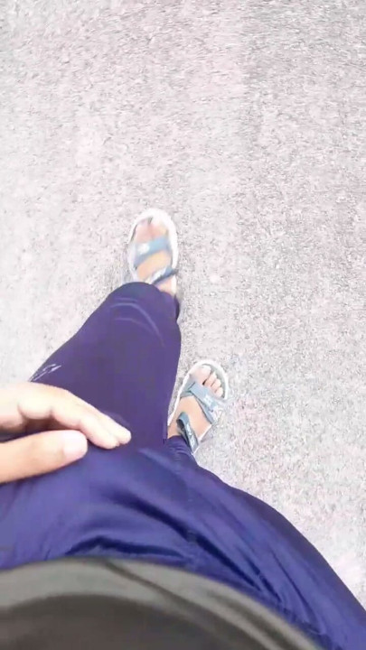 lower me lund khada | Clip 1