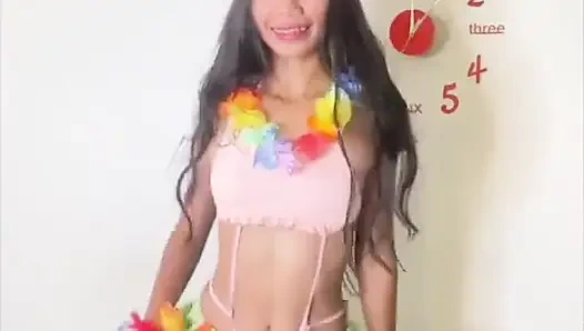 Tarian bugil gadis hawaii