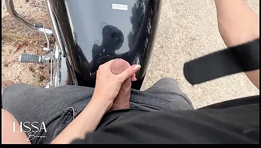 Aku ngentot kontol abang tiriku di sepeda motor