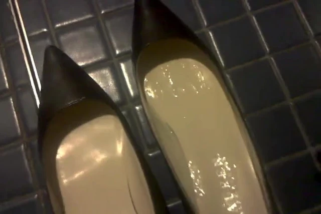 jerk and cum on ralph lauren high heels
