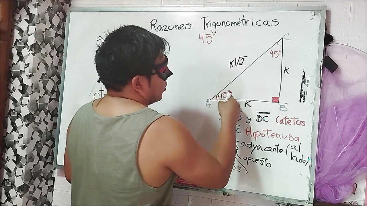 16 Trigonometría: Ángulo 45 - Relaciones trigonométricas