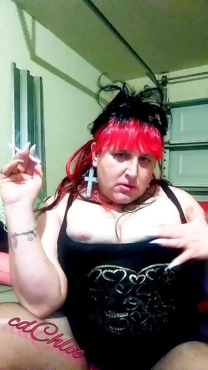cdChloe Smoking VS120's n Riding a Fat Dildo