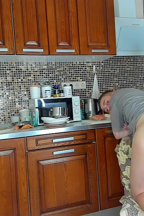 誰かが私たち二人とセックスしたいと思うんだ!