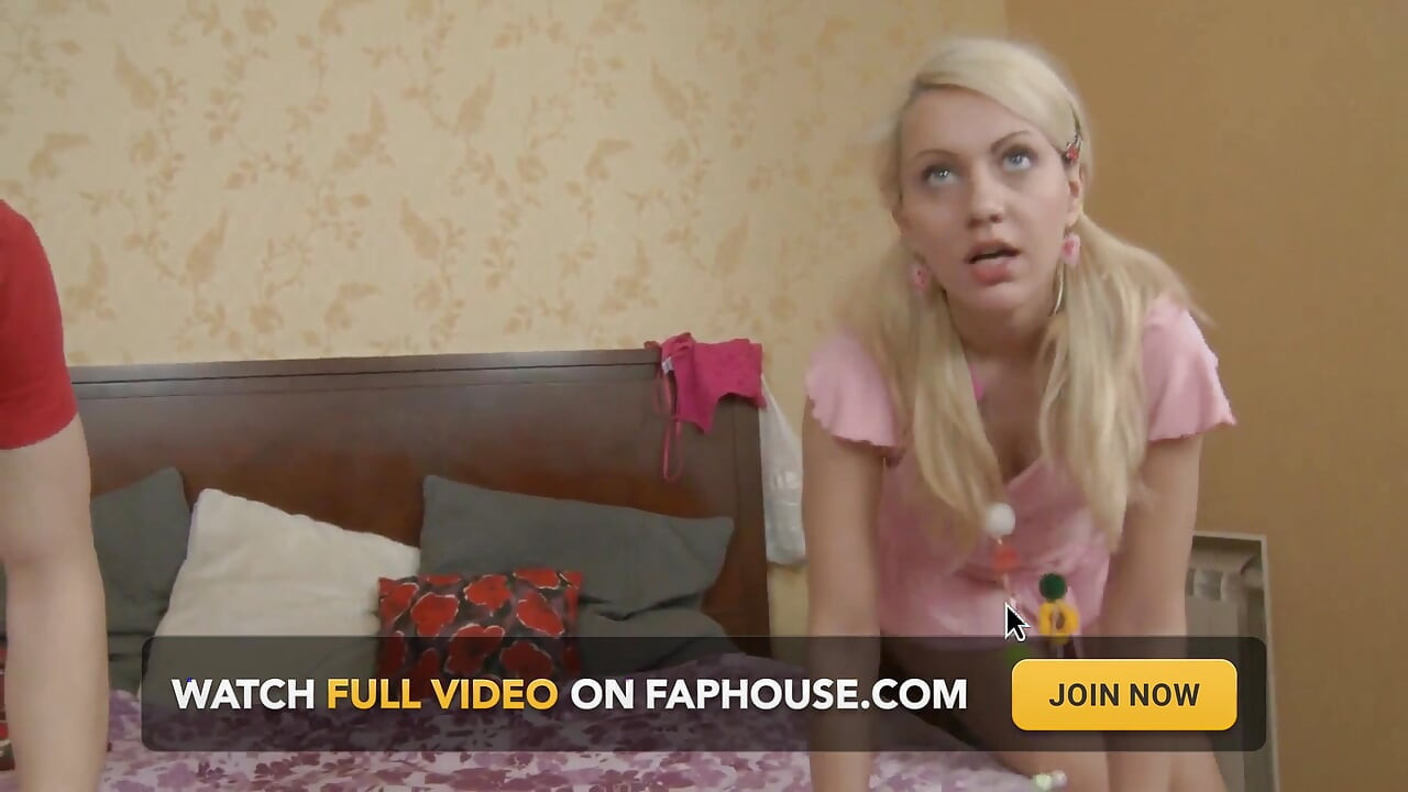 Blonde teenager has a real dilated ass hole!