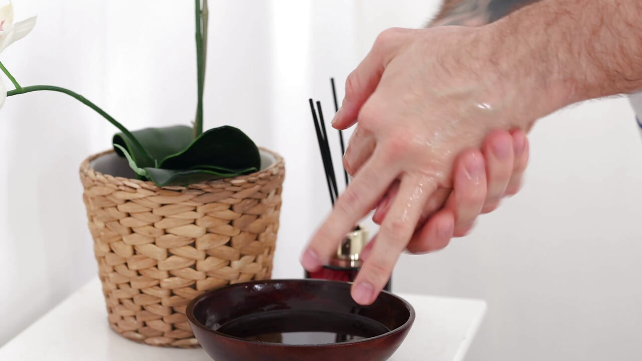 A sensitive massage turned into intense sex