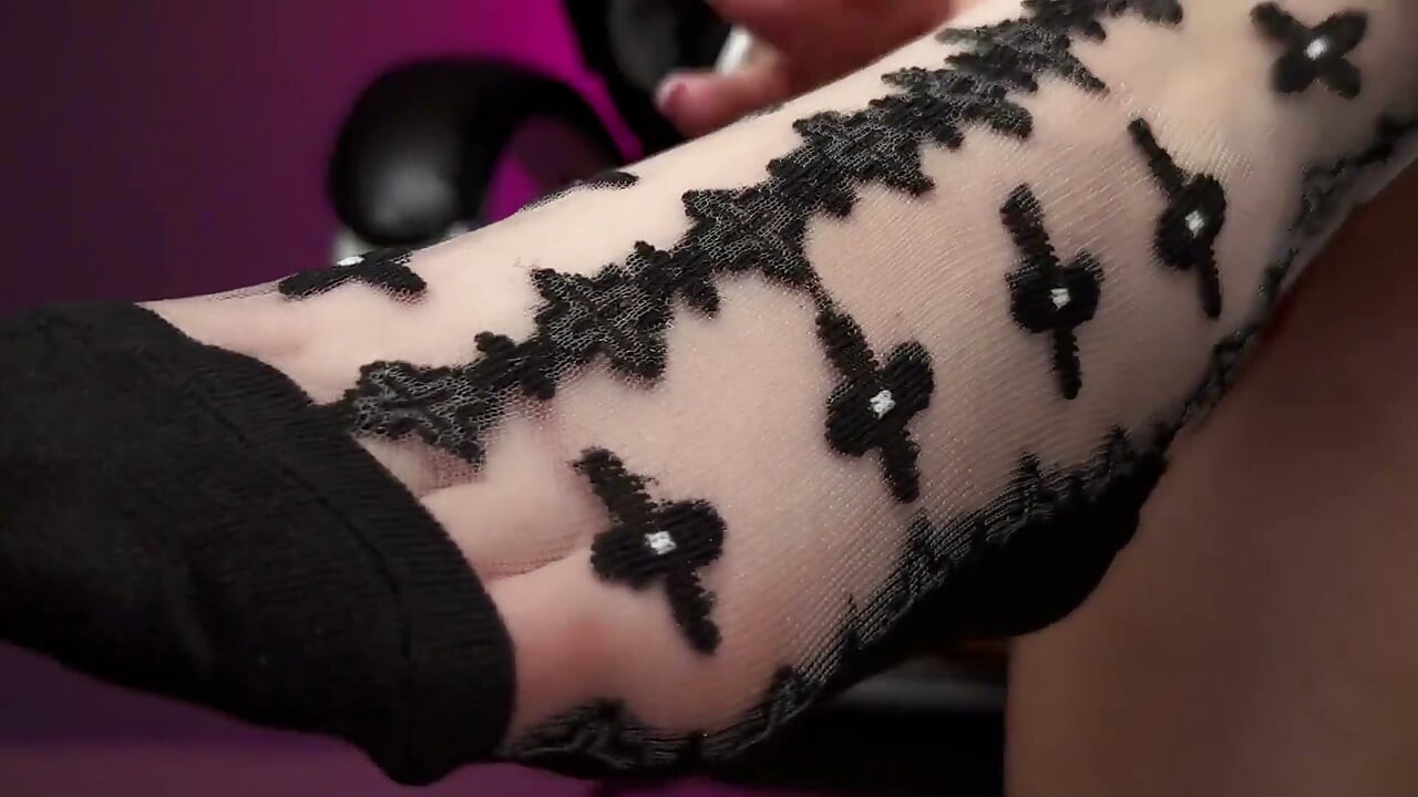 My Bare Feet Await You