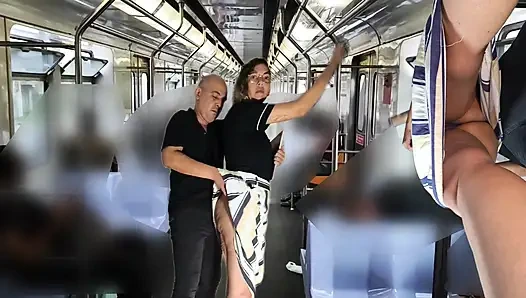 Поездка на поезде становится все более сложной.