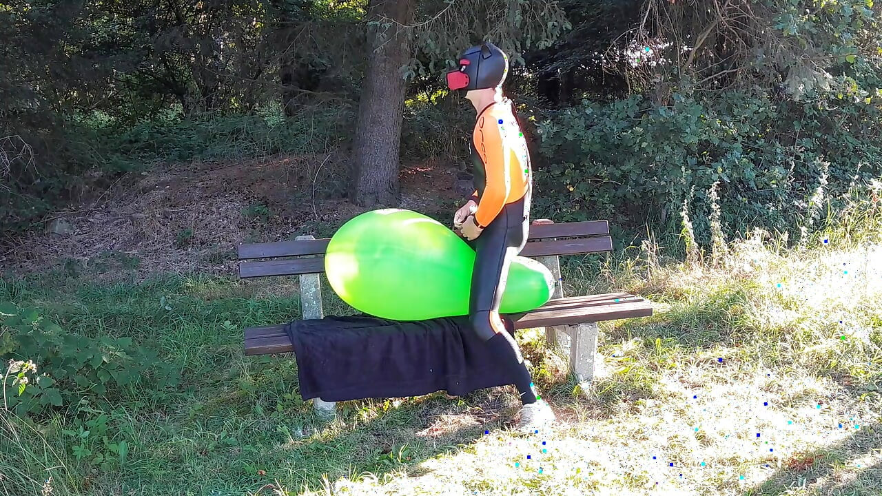 חליפת צלילה בלון