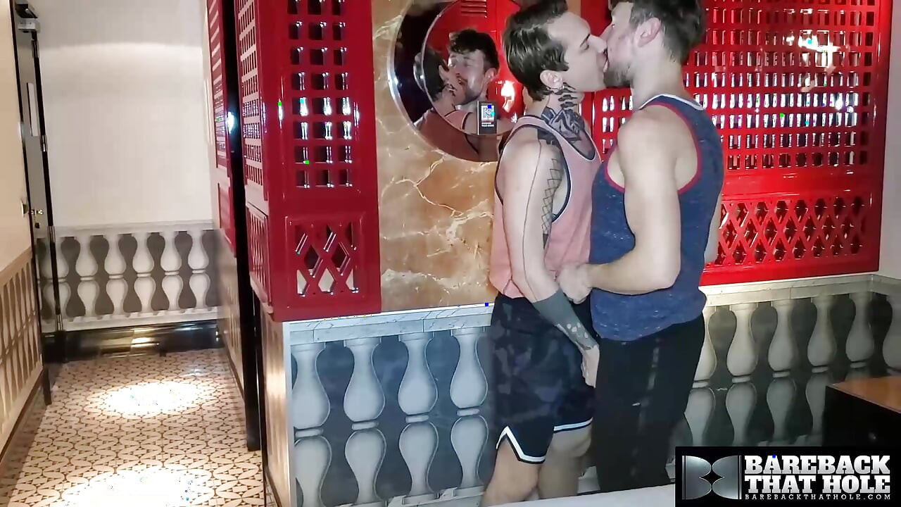 BAREBACKTHATHOLE Drew Dixon Gives Up His Tight Hole To Robert Royal
