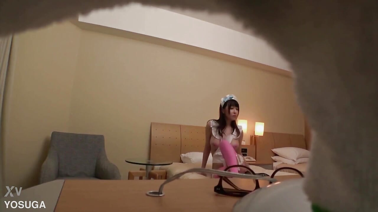 [new Cosplayer Hunting] Former Gravure Idol with H-cup Breasts and No Prior Photo Shoot Experience